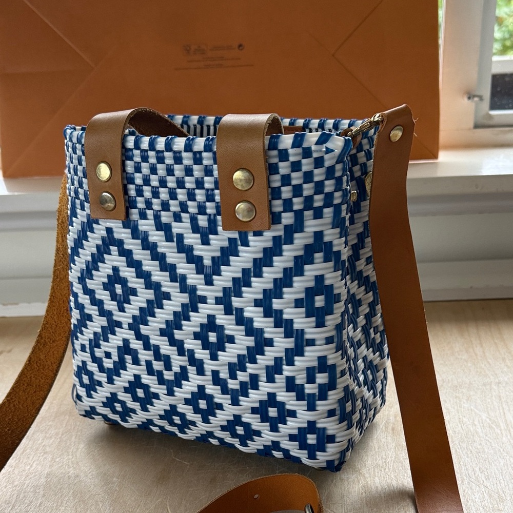 Elegant Blue and White Woven Tote with Tan Leather Straps - Picture 9 of 13